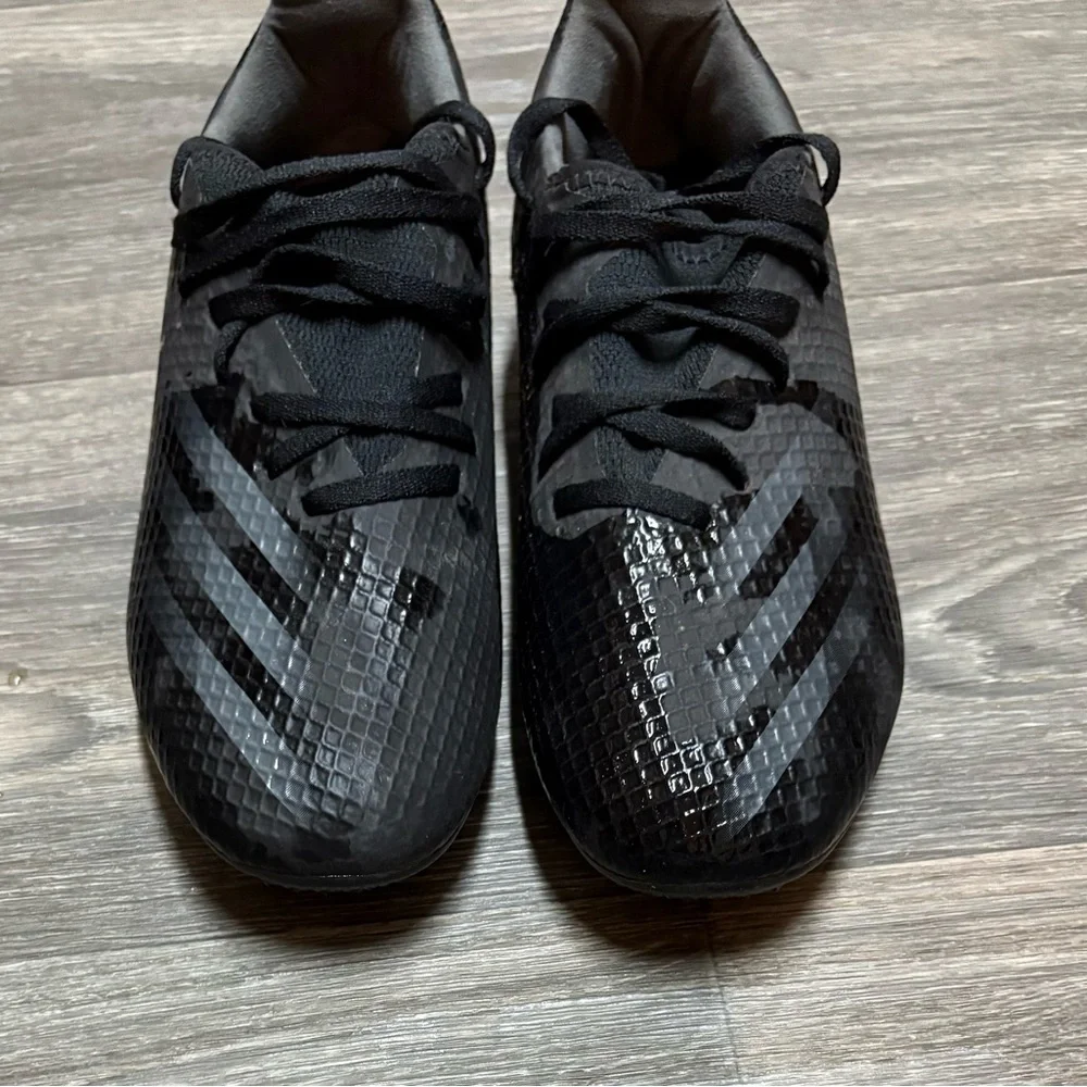 Adidas Size 6 Black Soccer Cleats